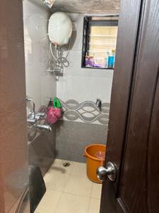 Bathroom Image of 580 Sq.ft 1 BHK Apartment / Flat for rent in Thane West Thane for Rs. 23000