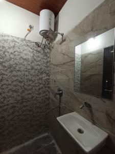 Bathroom Image of 490 Sq.ft 1 RK Studio for rent in Vijay Nagar Indore for Rs. 14499