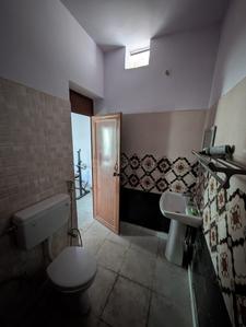 Bathroom Image of 500 Sq.ft 1 RK Builder Floor for rent in Shastri Nagar Ghaziabad for Rs. 15000