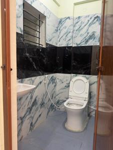 Bathroom Image of 650 Sq.ft 2 BHK Builder Floor for rent in Yemalur Bengaluru for Rs. 39000