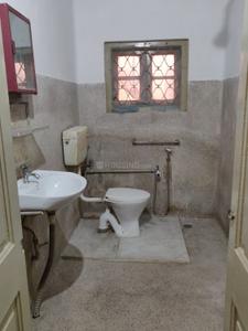 Bathroom Image of 1400 Sq.ft 2 BHK Independent House for rent in Jodhpur Park Kolkata for Rs. 30000