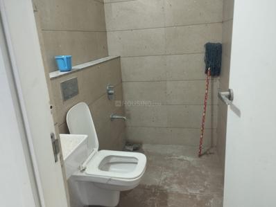 Dwarkesh Opulence Bathroom One 4