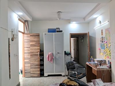 1 RK Independent Builder Floor