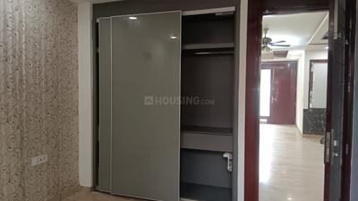 Bedroom Image of 1900 Sq.ft 3 BHK Builder Floor for rent in Preet Vihar New Delhi for Rs. 45000