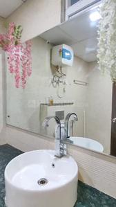 Bathroom Image of 1450 Sq.ft 2.5 BHK Apartment / Flat for rent in Rustle Court, Gomti Nagar Lucknow for Rs. 50000