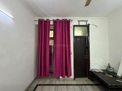 Bedroom Image of 713 Sq.ft 2 BHK Builder Floor for sale in Sant Nirankari Colony RWA, Mukherjee Nagar New Delhi for Rs. 6100000