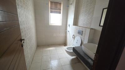 Bathroom Image of 2190 Sq.ft 3 BHK Apartment / Flat for sale in ACE Parkway, Sector 150 Noida for Rs. 35500000