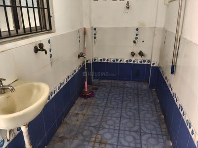 Bathroom Image of 700 Sq.ft 1 BHK Independent House for rent in Choolaimedu Chennai for Rs. 18000