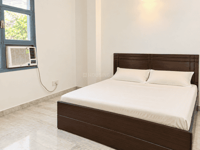 Bedroom Image of 1350 Sq.ft 2 BHK Apartment / Flat for rent in Shalimar Apartments, Masjid Moth Village New Delhi for Rs. 40000