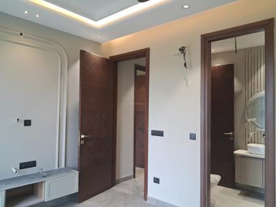 Bedroom Image of 1800 Sq.ft 3 BHK Builder Floor for sale in Paschim Vihar New Delhi for Rs. 37500000