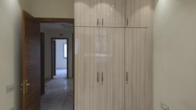 Bedroom Image of 950 Sq.ft 3 BHK Builder Floor for sale in Paschim Vihar New Delhi for Rs. 17500000