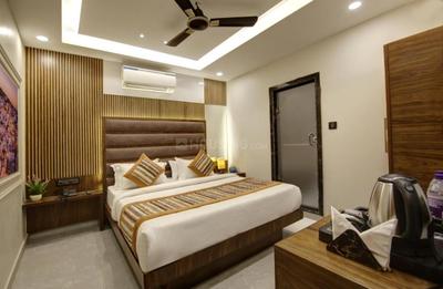 Bedroom Image of Luxury pg in Sector 18, Gurgaon