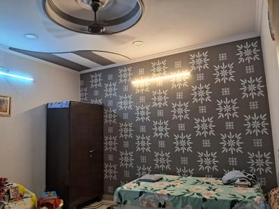 Bedroom Image of 1350 Sq.ft 3 BHK Builder Floor for sale in Laxmi Nagar New Delhi for Rs. 8500000