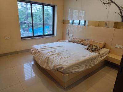 Bedroom Image of 850 Sq.ft 2 BHK Apartment / Flat for rent in Prabhadevi Mumbai for Rs. 90000