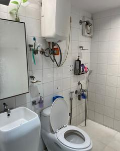 Bathroom Image of 1175 Sq.ft 2 BHK Apartment / Flat for rent in Puravankara Purva Park, Cox Town Bengaluru for Rs. 57000