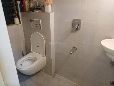 Bathroom Image of 250 Sq.ft 1 RK Apartment / Flat for rent in Powai Mumbai for Rs. 35000