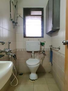 Common Bathroom Image of 600 Sq.ft 1 BHK Apartment / Flat for sale in Mulund East Mumbai for Rs. 11500000
