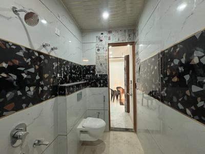 Bathroom Image of 2210 Sq.ft 4 BHK Independent House for sale in Chitaipur Varanasi for Rs. 13200000