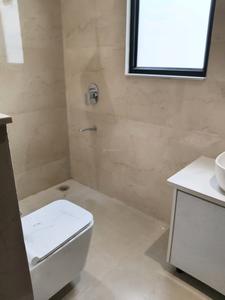 Common Bathroom Image of 1800 Sq.ft 3 BHK Builder Floor for sale in Sector 23 Gurgaon for Rs. 27000000