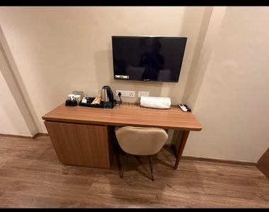 Bedroom Image of 451 Sq.ft 1 RK Apartment / Flat for rent in Paramount Pine And Oak Studio, Surajpur Greater Noida for Rs. 13500