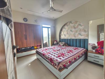 Bedroom Image of 2070 Sq.ft 3 BHK Apartment / Flat for sale in Sangath Silver, Motera Ahmedabad for Rs. 9800000