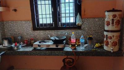 Kitchen Image of 900 Sq.ft 2 BHK Apartment / Flat for rent in Charigaon Jorhat for Rs. 6000
