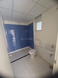 Bathroom Image of 1150 Sq.ft 3 BHK Apartment / Flat for rent in Senganmal Chennai for Rs. 25000