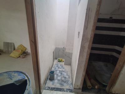 Bathroom Image of 800 Sq.ft 2 BHK Independent House for sale in Kisan Path Lucknow for Rs. 4500000