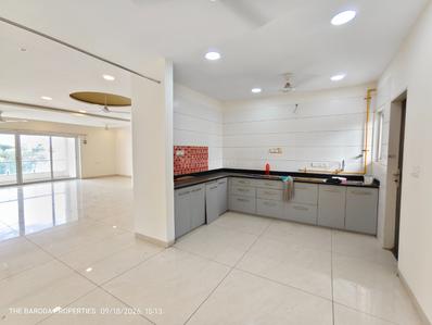 Kitchen Image of 2800 Sq.ft 3 BHK Apartment / Flat for sale in Akota Vadodara for Rs. 13500000
