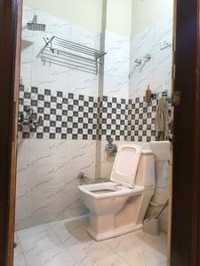 Common Bathroom Image of 750 Sq.ft 2 BHK Builder Floor for sale in Indirapuram Ghaziabad for Rs. 5900000