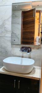 Image of 720 Sq.ft 2 BHK Builder Floor for rent in Janakpuri, New Delhi for Rs. 35000