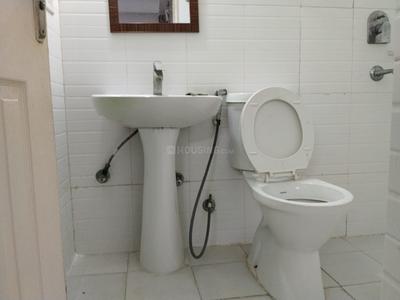 Bathroom Image of 930 Sq.ft 2 BHK Apartment / Flat for rent in Supertech Cape Town, Sector 74 Noida for Rs. 25000