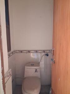 Common Bathroom One Image of 1100 Sq.ft 2 BHK Apartment / Flat for sale in Paschim Vihar New Delhi for Rs. 14000000