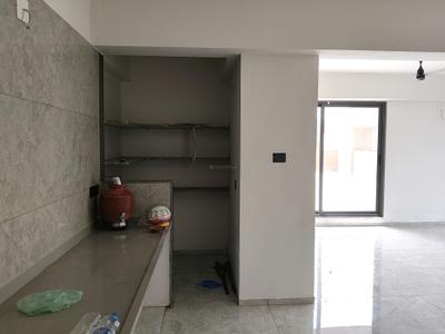 Kitchen Image of 1750 Sq.ft 3 BHK Apartment / Flat for rent in Keshav Elitus by Keshav Realty, Randesan Gandhinagar for Rs. 35000