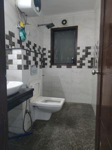 Common Bathroom Image of 1650 Sq.ft 3 BHK Apartment / Flat for rent in Freedom Fighters Enclave New Delhi for Rs. 35000