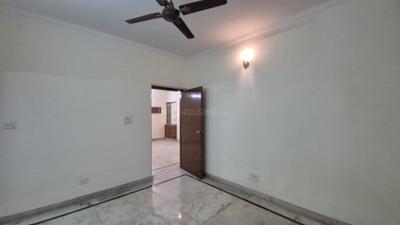 Bedroom Image of 1650 Sq.ft 3 BHK Apartment / Flat for rent in DDA Sector C Pocket 8, Vasant Kunj New Delhi for Rs. 77000