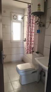 Image of 1340 Sq.ft 3 BHK Apartment / Flat for rent in Gulshan Ikebana, Sector 143, Noida for Rs. 32000