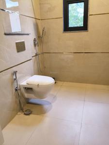 Common Bathroom Image of 2100 Sq.ft 4 BHK Apartment / Flat for sale in Bestech Park View Spa Next, Sector 67 Gurgaon for Rs. 39000000