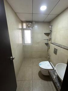 Bathroom Image of 1050 Sq.ft 2.5 BHK Apartment / Flat for sale in Mahindra Vivante , Andheri East Mumbai for Rs. 37000000