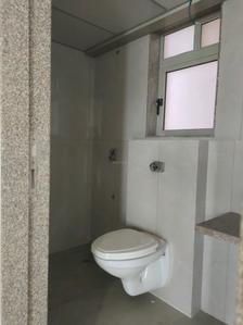 Common Bathroom Image of 1050 Sq.ft 3 BHK Apartment / Flat for rent in Gurukrupa Marina Enclave, Malad West Mumbai for Rs. 68000