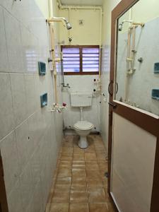 Bathroom Image of 450 Sq.ft 1 BHK Independent House for rent in Madurai Main Madurai for Rs. 10000