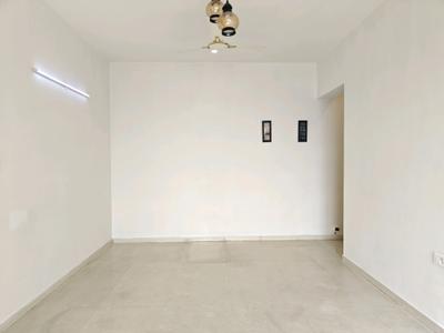Living Room Image of 596 Sq.ft 2 BHK Apartment / Flat for sale in Raunak Centrum, Chembur Mumbai for Rs. 18100000