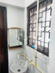 Bathroom Image of 350 Sq.ft 1 RK Studio for rent in Mahanagar Lucknow for Rs. 13000