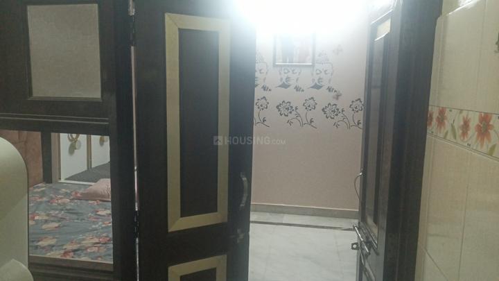 Jurbagh, Tri Nagar Bedroom 1