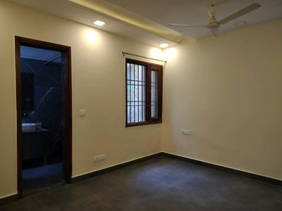 Bedroom Image of 2000 Sq.ft 3 BHK Apartment / Flat for sale in DDA Flats Vasant Kunj, Vasant Kunj New Delhi for Rs. 40000000
