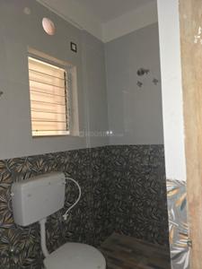 Bathroom Image of 600 Sq.ft 2 BHK Apartment / Flat for sale in Purbalok Kolkata for Rs. 4000000