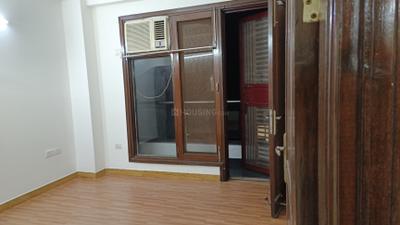 Bedroom Image of 1600 Sq.ft 3 BHK Builder Floor for rent in Kailash Colony New Delhi for Rs. 80000