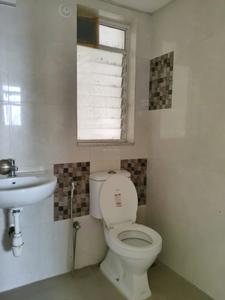 Common Bathroom Image of 470 Sq.ft 1 BHK Apartment / Flat for rent in Mahindra Happinest Kalyan Project A, Bhiwandi Thane for Rs. 12000