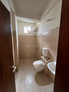 Bathroom Image of 1600 Sq.ft 4 BHK Duplex for rent in Aditya Mansions, Bagmugaliya Bhopal for Rs. 25000