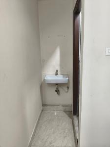 Bathroom Image of 700 Sq.ft 1 BHK Apartment / Flat for rent in Jubilee Hills Hyderabad for Rs. 17002